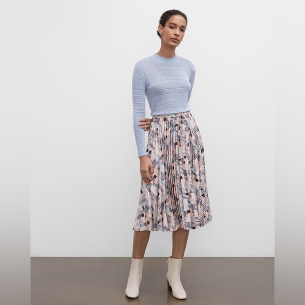 NWOT | Geo Printed Pleated Skirt | Medium | 5 star reviews!